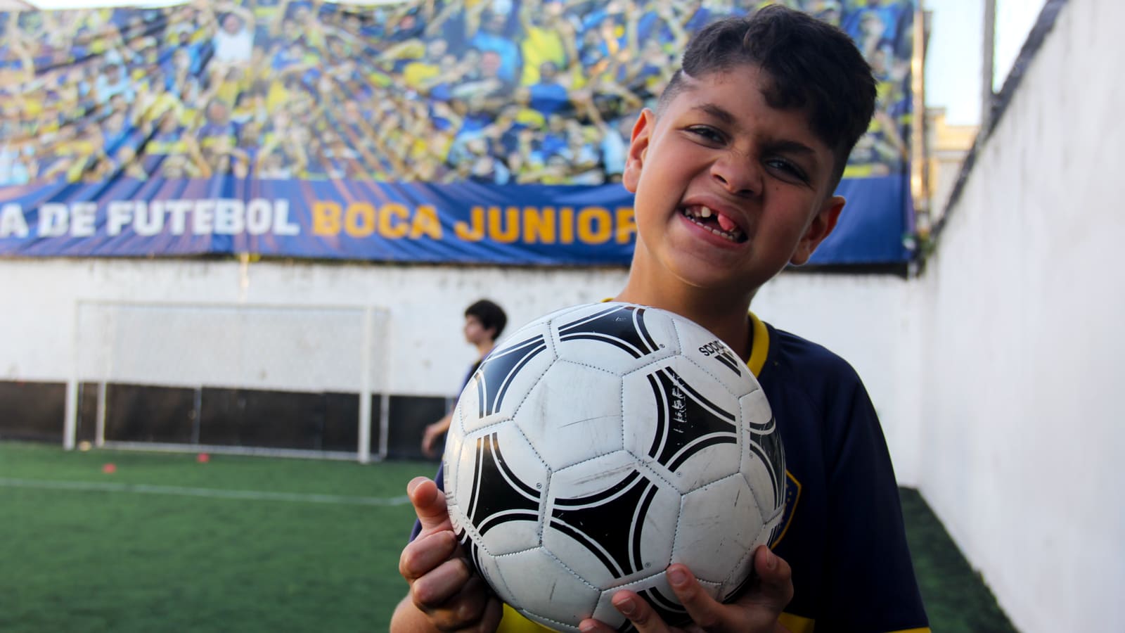 Esporte inclusivo: Autista de 10 anos é destaque no futebol